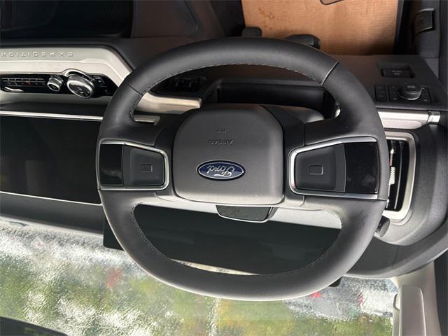 new 2025 Ford Expedition Max car, priced at $67,385