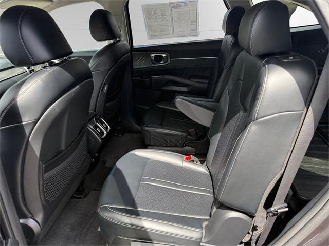 used 2022 Kia Sorento Plug-In Hybrid car, priced at $26,156