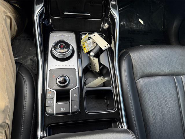 used 2022 Kia Sorento Plug-In Hybrid car, priced at $26,156