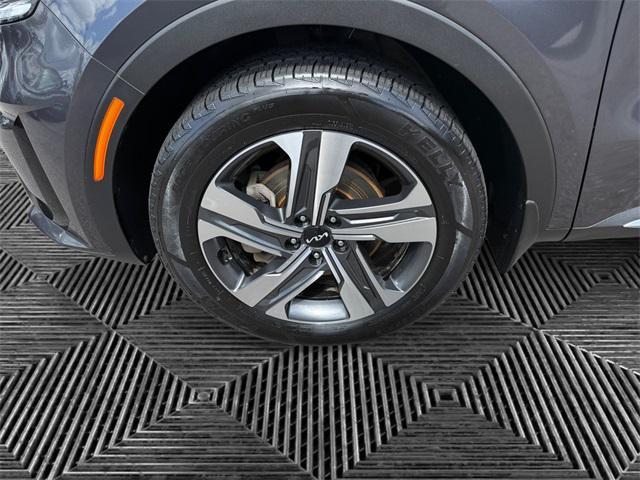 used 2022 Kia Sorento Plug-In Hybrid car, priced at $26,156