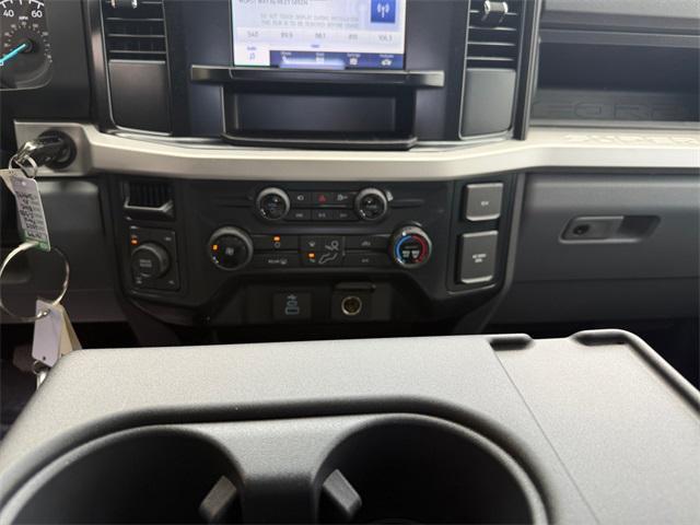 new 2025 Ford F-350 car, priced at $60,680