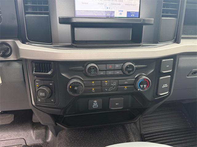 new 2025 Ford F-250 car, priced at $59,360