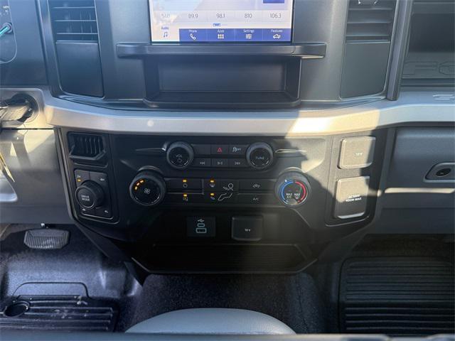 new 2025 Ford F-250 car, priced at $59,706