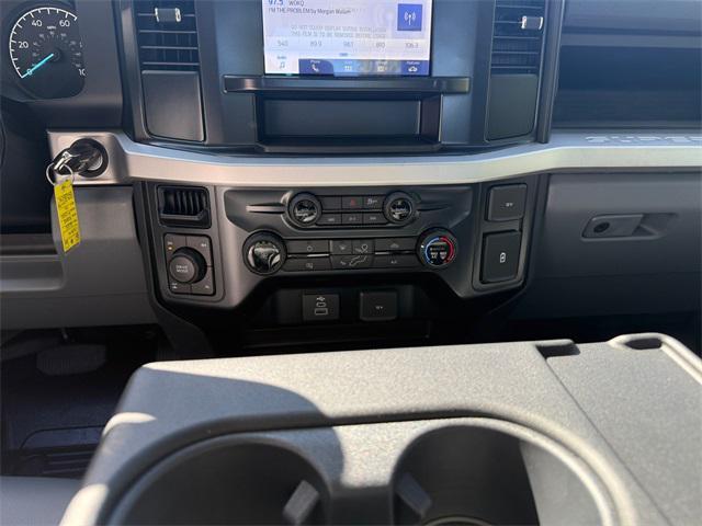new 2025 Ford F-250 car, priced at $50,320