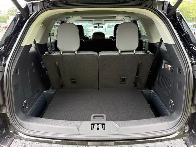 new 2025 Ford Explorer car, priced at $49,880