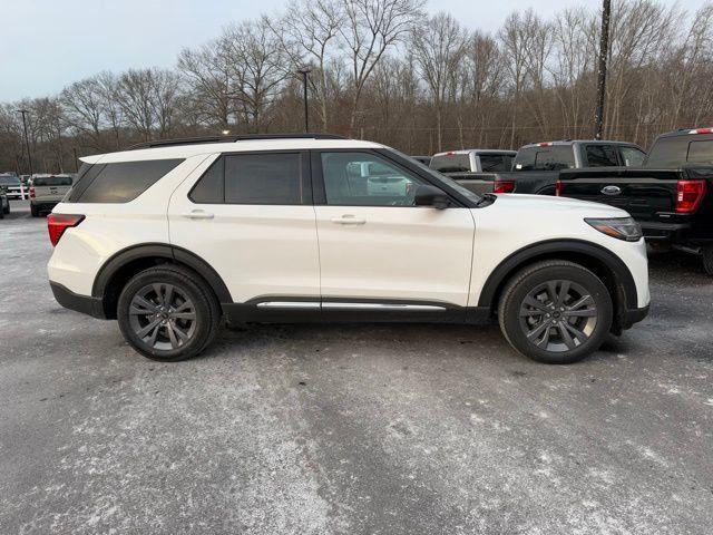 new 2025 Ford Explorer car, priced at $50,055