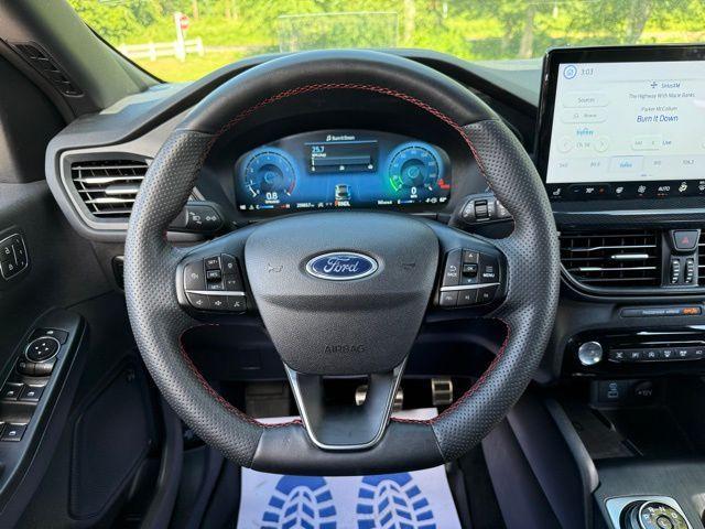 used 2023 Ford Escape car, priced at $30,999