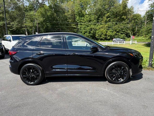 used 2023 Ford Escape car, priced at $30,999