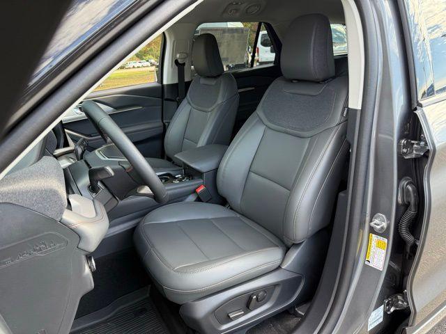 new 2025 Ford Explorer car, priced at $47,320
