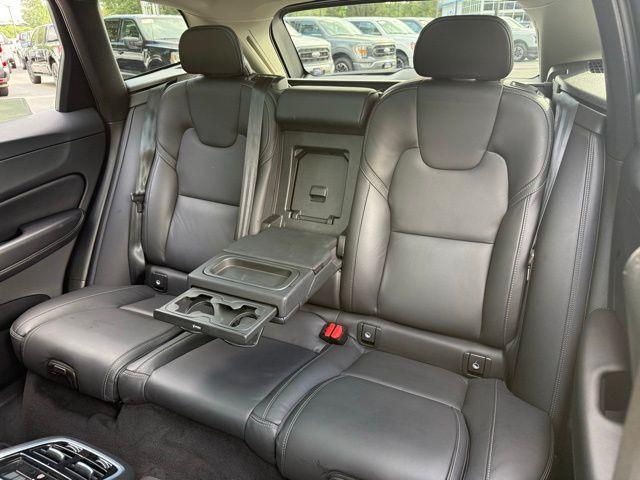 used 2022 Volvo XC60 car, priced at $37,999