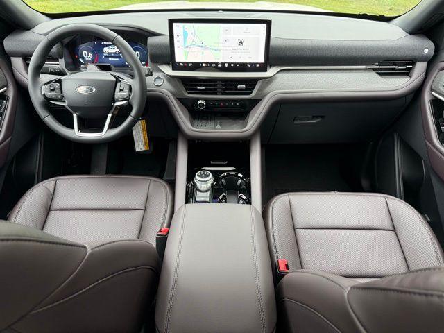 new 2025 Ford Explorer car, priced at $61,105