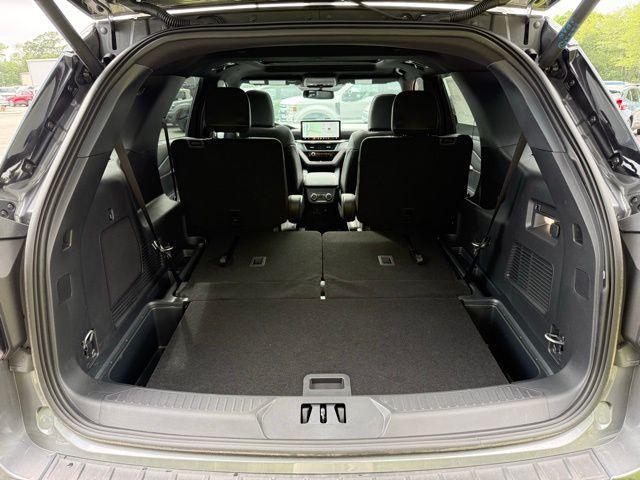 new 2025 Ford Explorer car, priced at $51,595