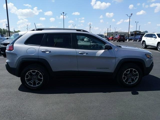 used 2020 Jeep Cherokee car, priced at $27,124
