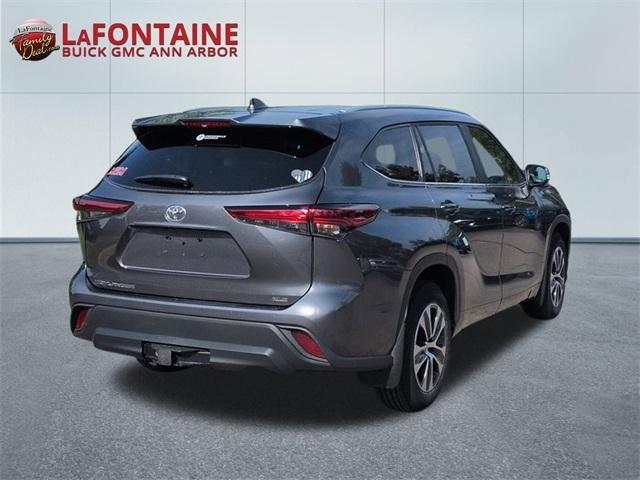 used 2023 Toyota Highlander car, priced at $32,995
