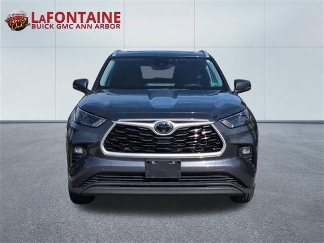 used 2023 Toyota Highlander car, priced at $32,995