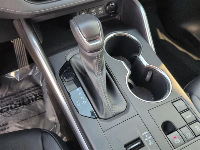 used 2023 Toyota Highlander car, priced at $32,995