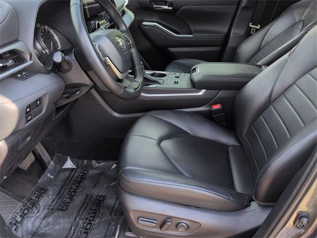 used 2023 Toyota Highlander car, priced at $32,995