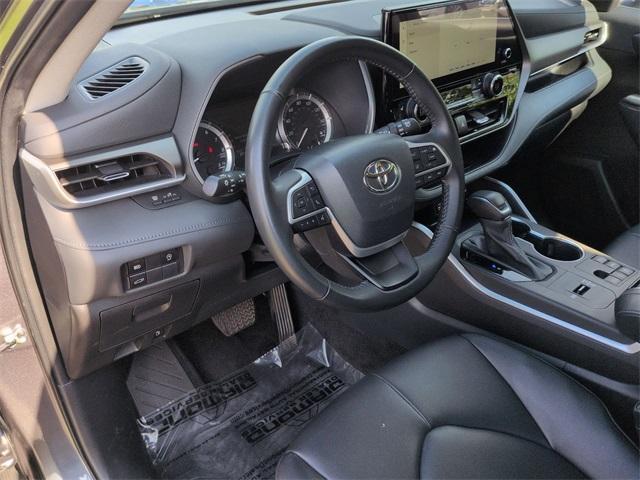 used 2023 Toyota Highlander car, priced at $32,995