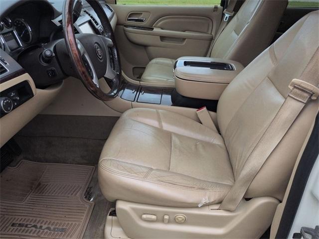 used 2014 Cadillac Escalade ESV car, priced at $14,495