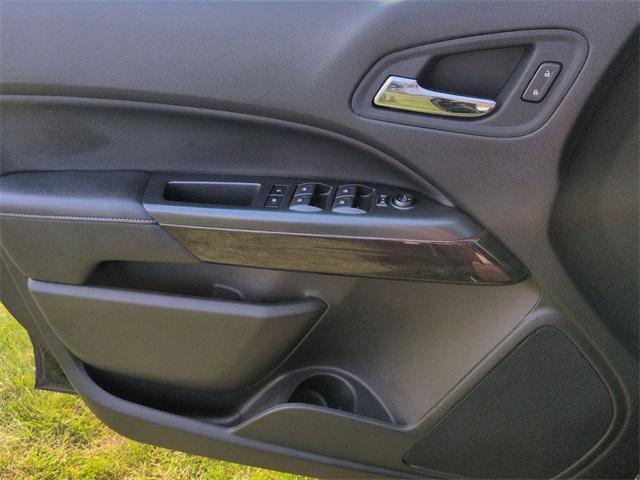 used 2022 GMC Canyon car, priced at $31,595