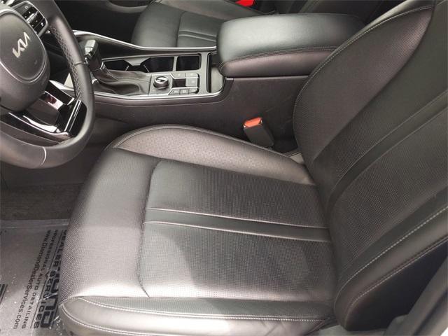 used 2024 Kia Sorento car, priced at $27,995