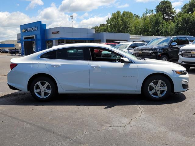 new 2025 Chevrolet Malibu car, priced at $24,835