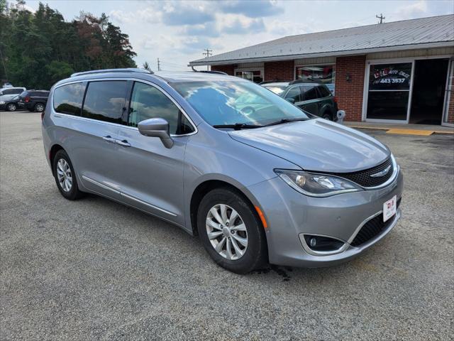 used 2018 Chrysler Pacifica car, priced at $18,995