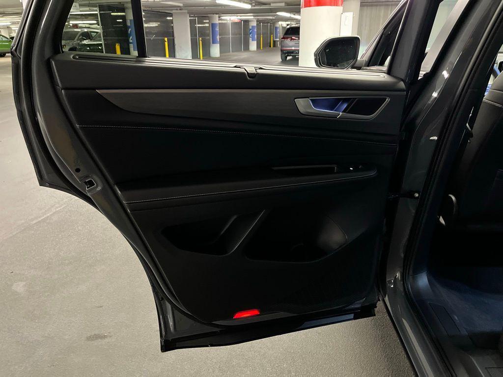 new 2026 Volkswagen Atlas Cross Sport car, priced at $49,652