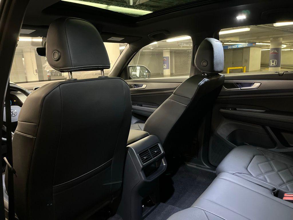 new 2026 Volkswagen Atlas Cross Sport car, priced at $49,652