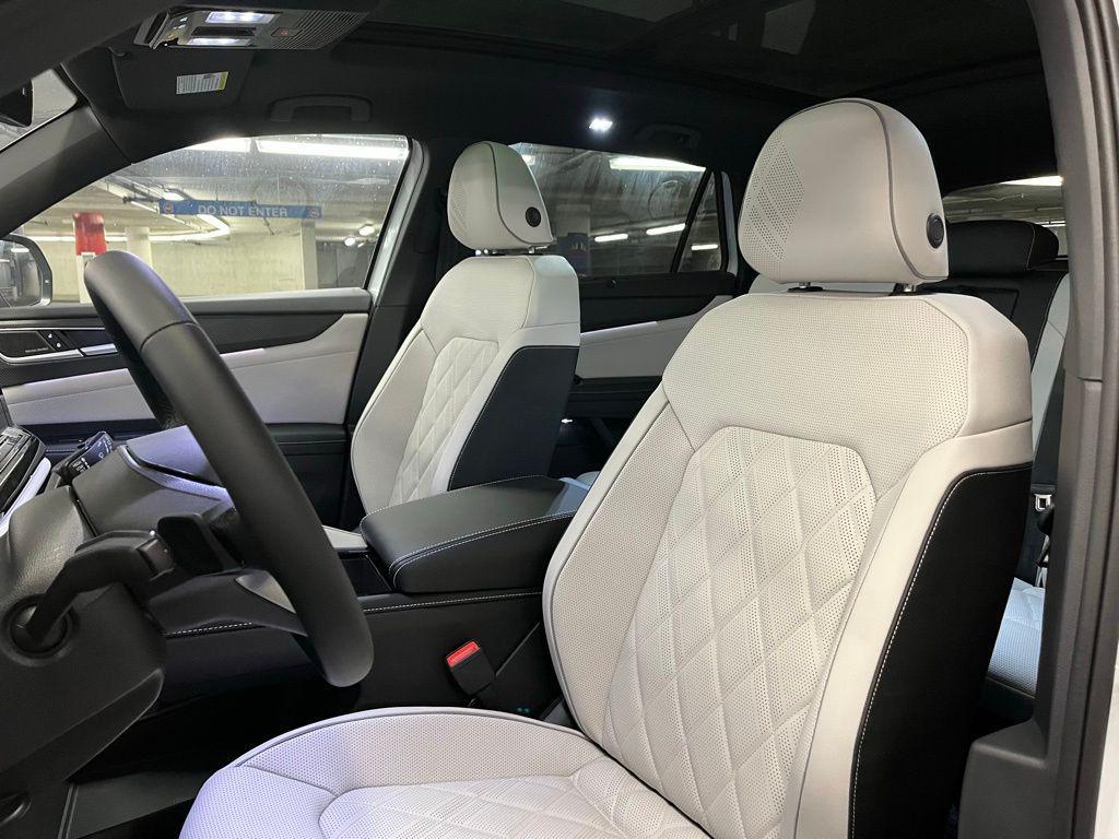 new 2026 Volkswagen Atlas Cross Sport car, priced at $57,205