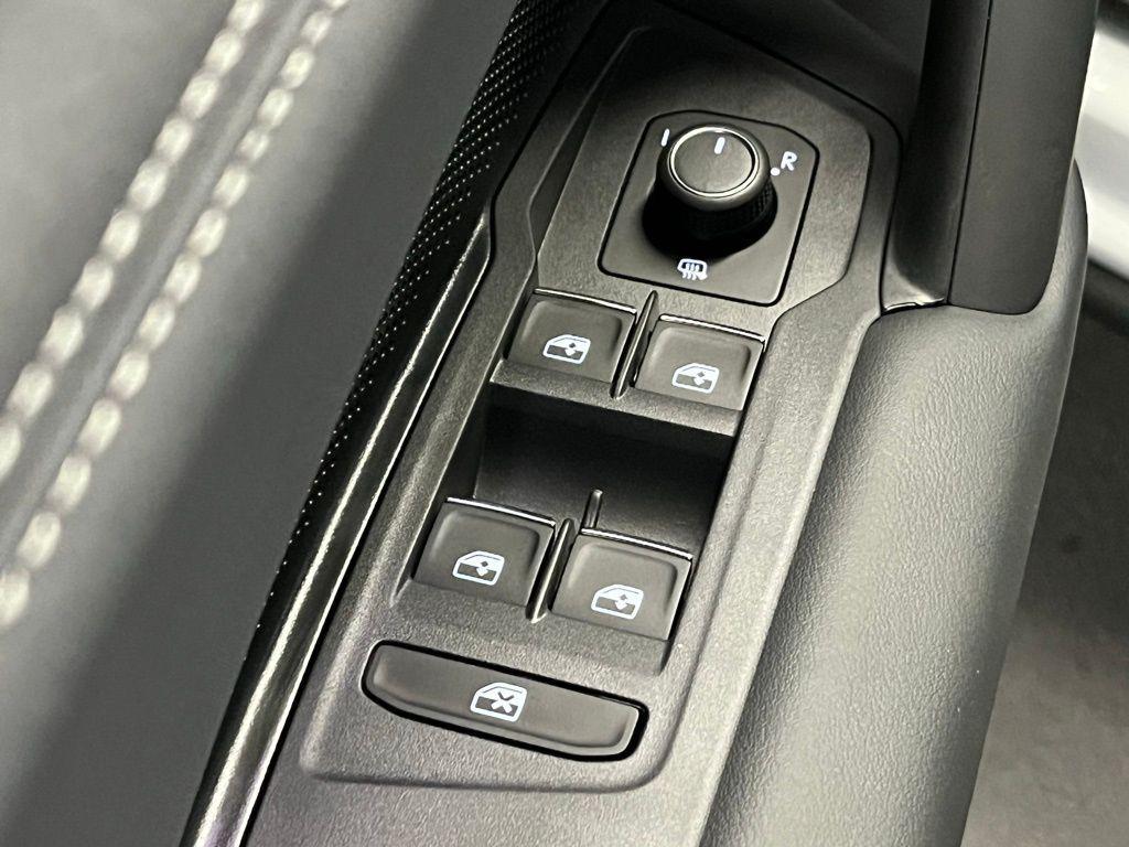 new 2025 Volkswagen Tiguan car, priced at $35,665