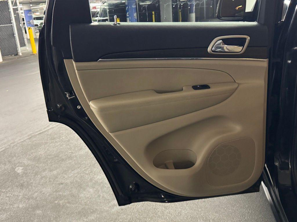 used 2015 Jeep Grand Cherokee car, priced at $14,000