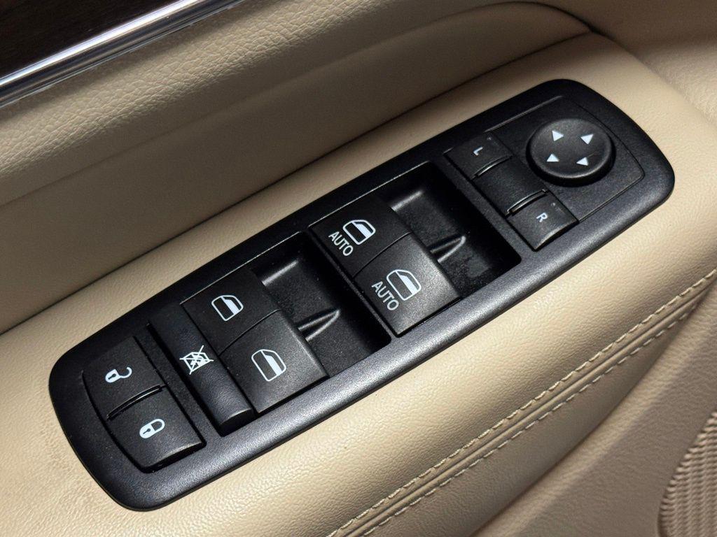 used 2015 Jeep Grand Cherokee car, priced at $14,000