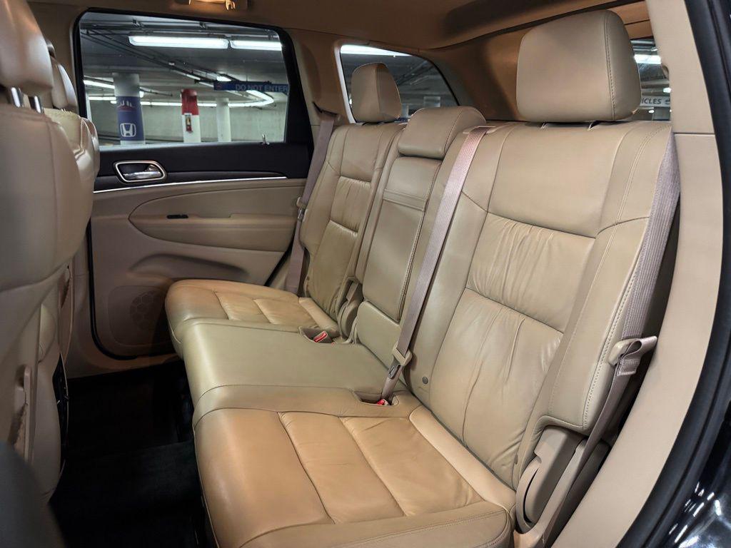 used 2015 Jeep Grand Cherokee car, priced at $14,000
