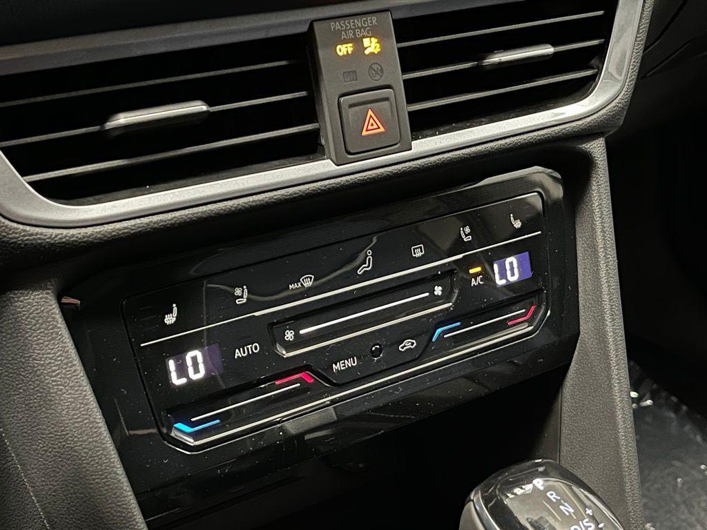 new 2025 Volkswagen Taos car