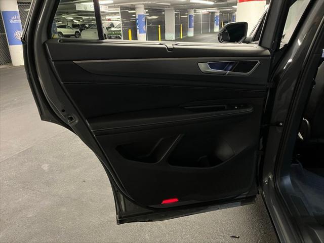 used 2024 Volkswagen Atlas Cross Sport car, priced at $35,500
