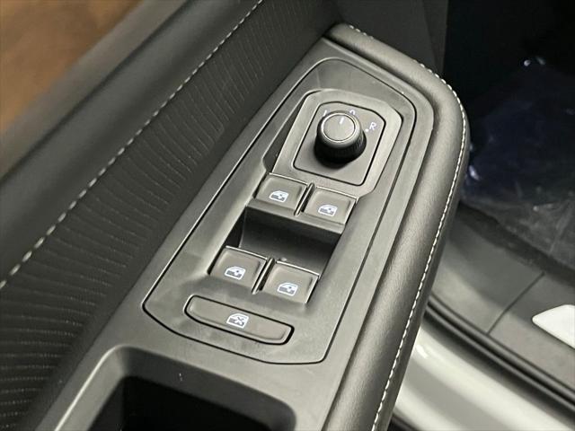 new 2025 Volkswagen Atlas car, priced at $47,075