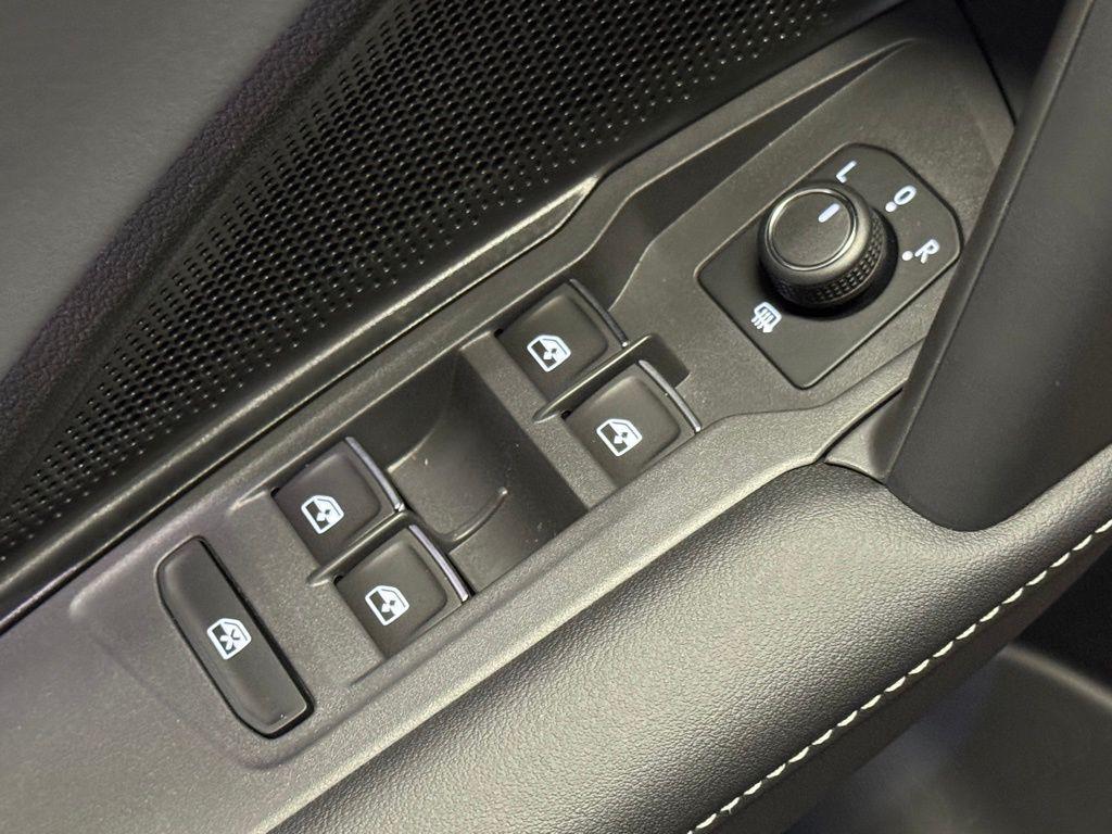 new 2025 Volkswagen Tiguan car, priced at $35,915