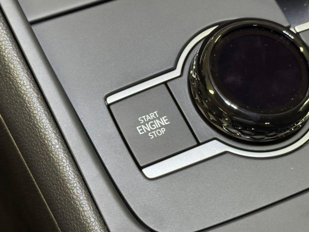 new 2025 Volkswagen Tiguan car, priced at $35,915
