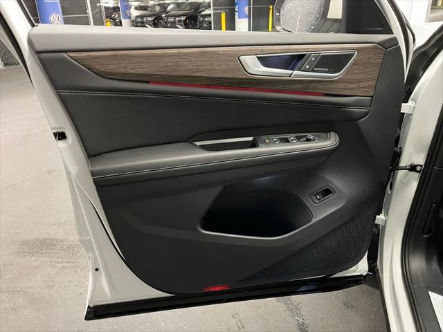 new 2025 Volkswagen Atlas car, priced at $52,921