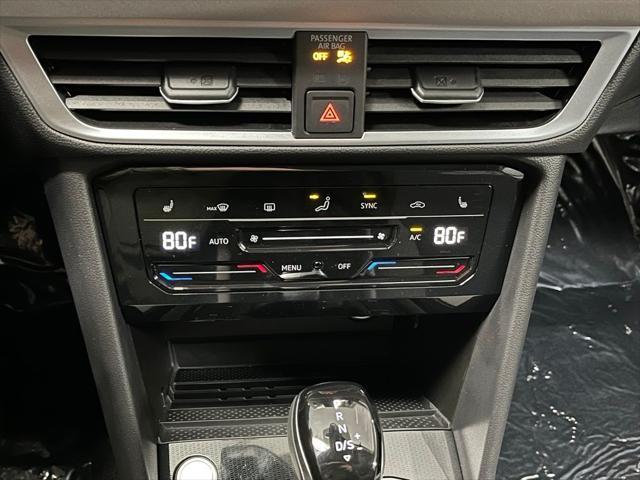 new 2025 Volkswagen Taos car