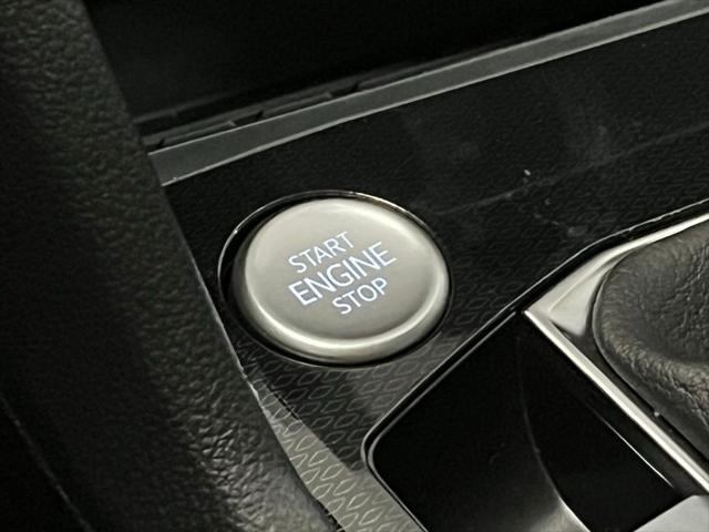 new 2025 Volkswagen Taos car