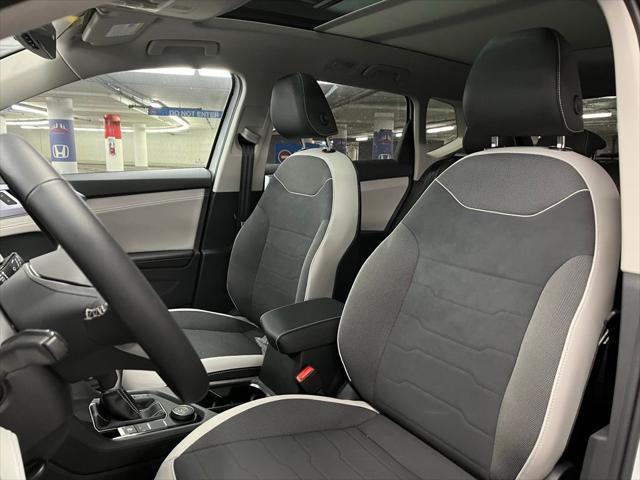 new 2025 Volkswagen Taos car