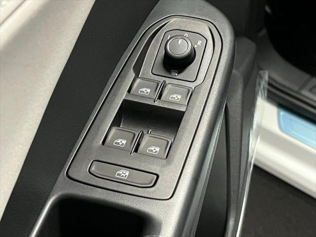 new 2025 Volkswagen Taos car