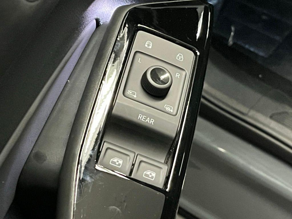 new 2025 Volkswagen ID.4 car, priced at $49,353