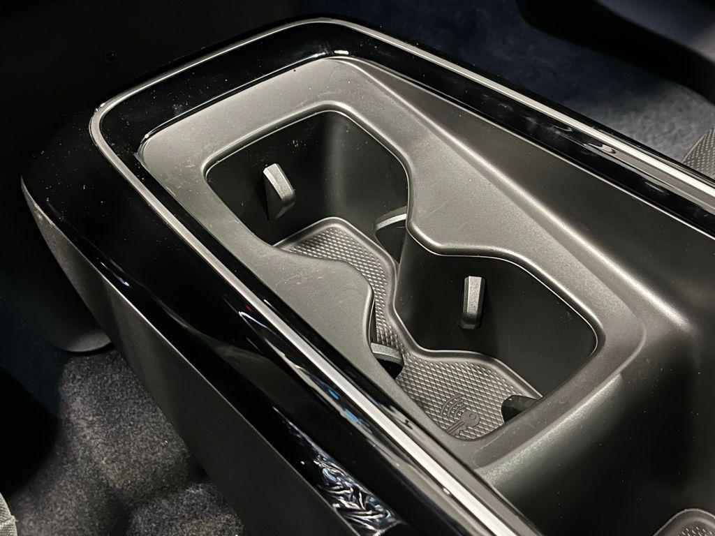 new 2025 Volkswagen ID.4 car, priced at $49,353