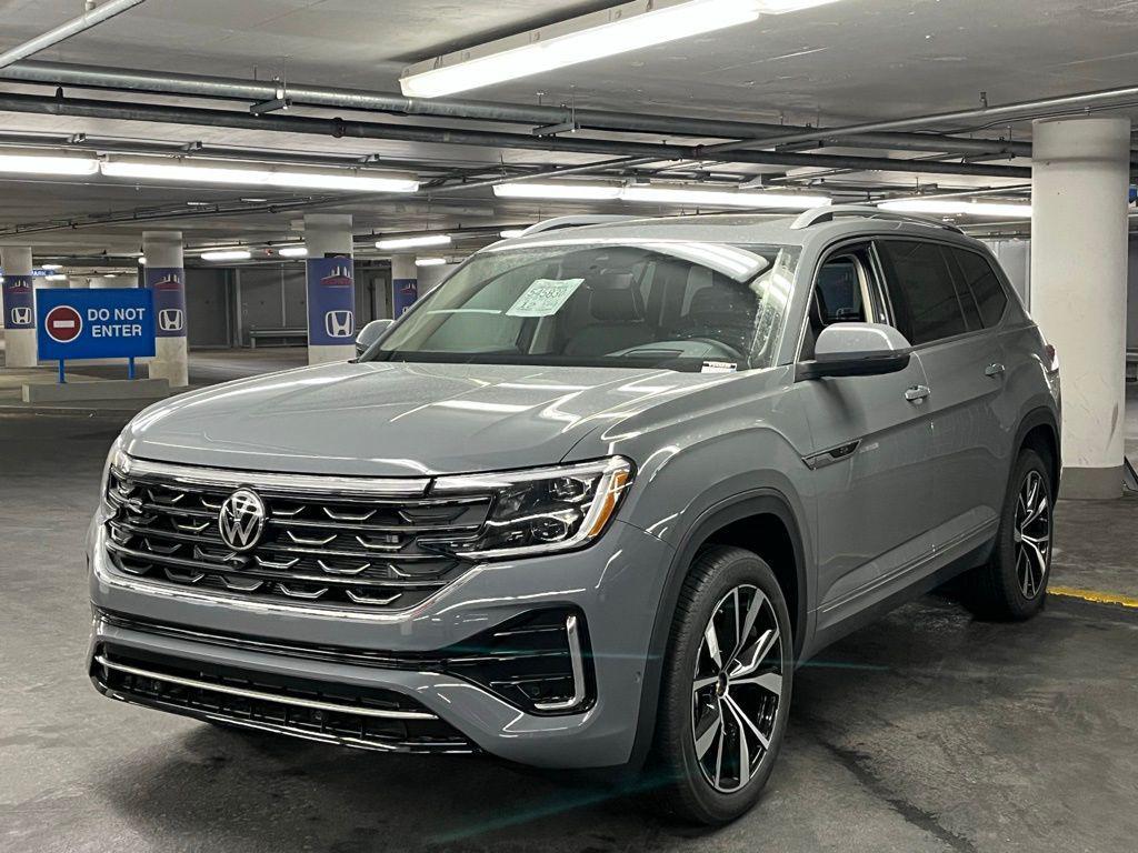 new 2025 Volkswagen Atlas car, priced at $49,701