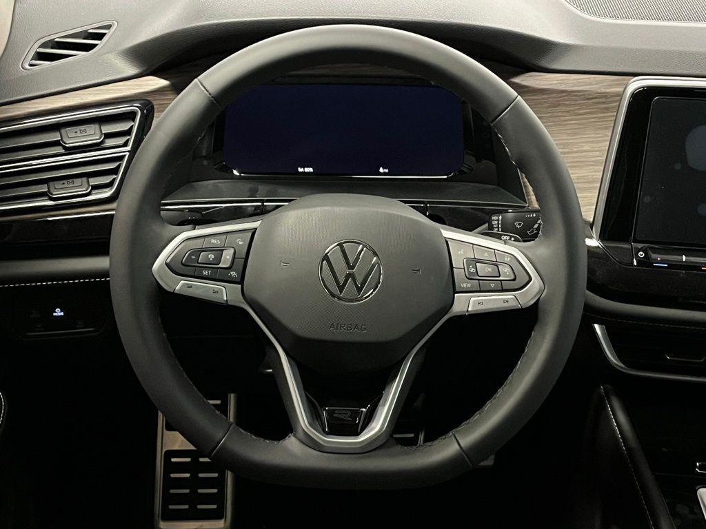 new 2025 Volkswagen Atlas car, priced at $49,701