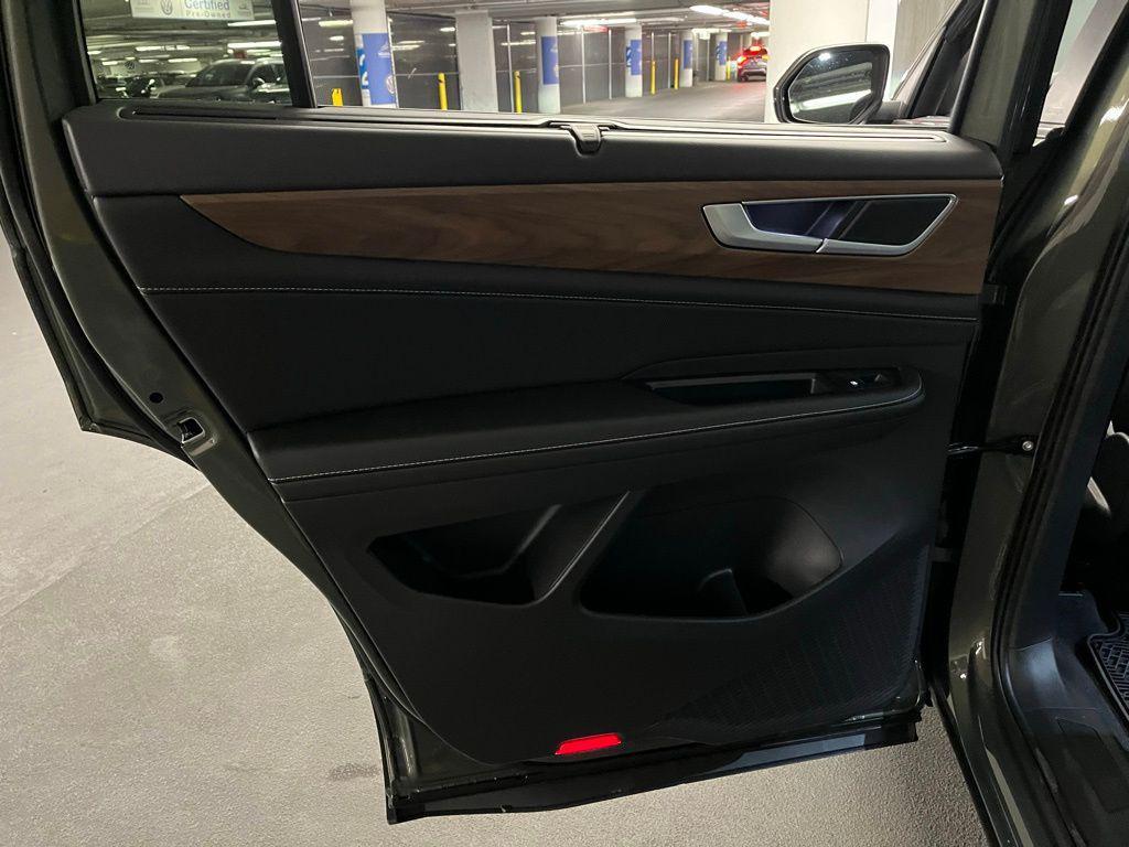new 2026 Volkswagen Atlas car, priced at $49,626