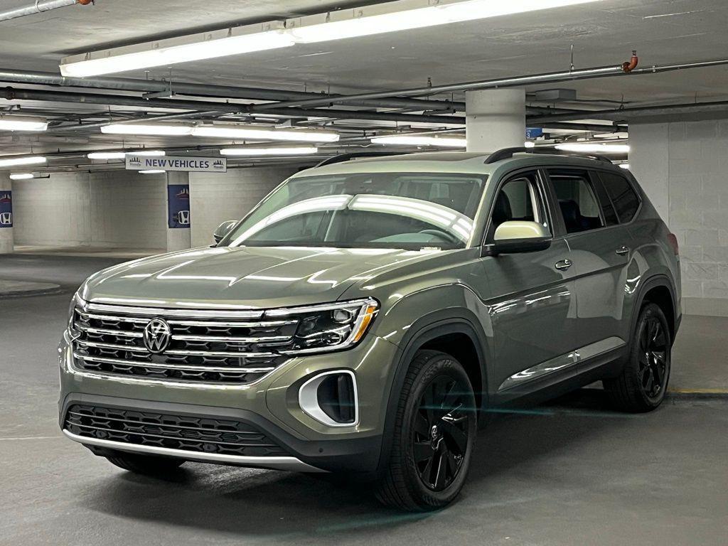 new 2026 Volkswagen Atlas car, priced at $49,626